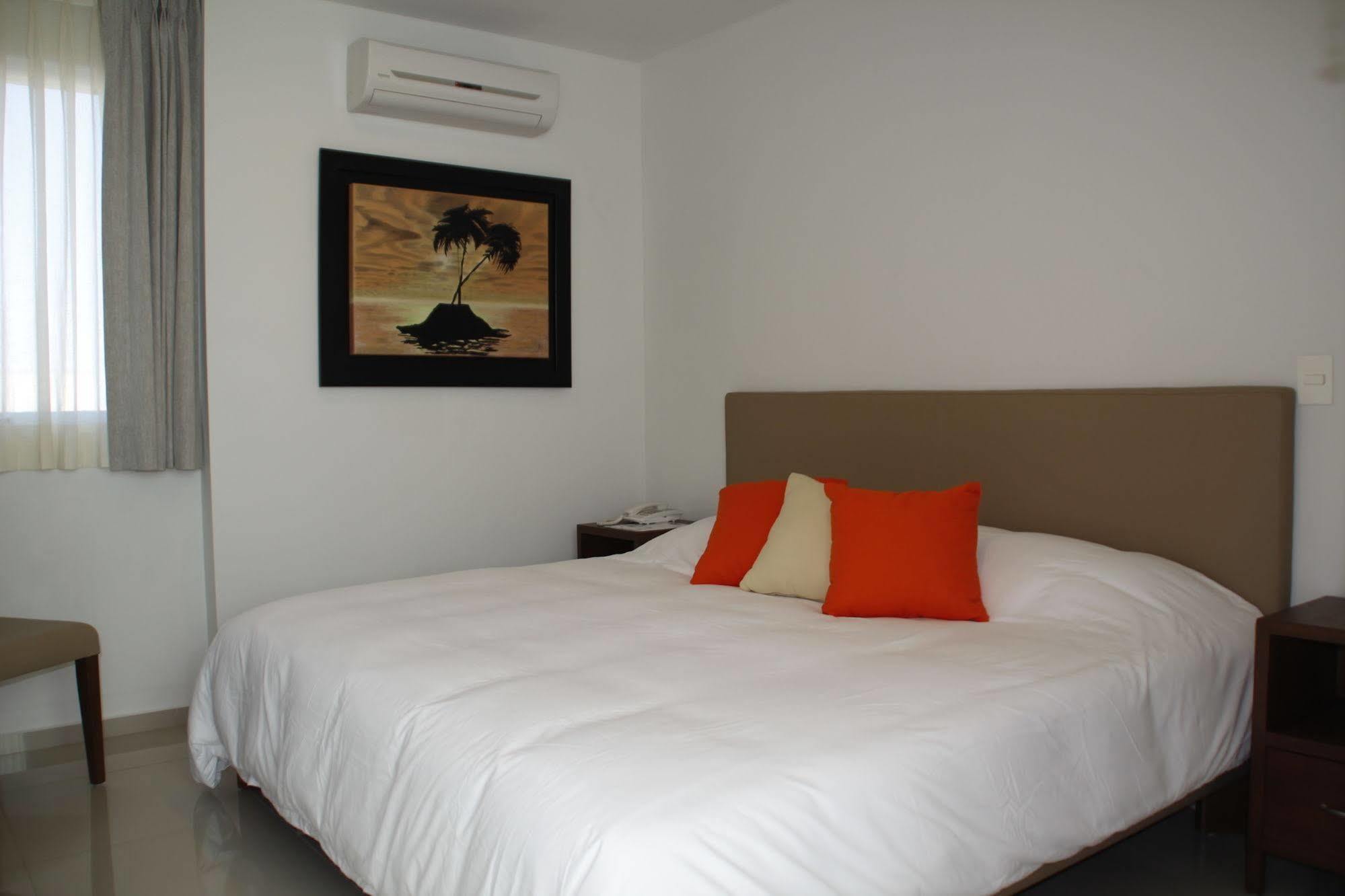 Suites Chapultepec Guadalajara Exterior photo
